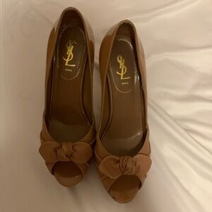 Yves Saint Laurent Palais Peep Toe Platform Pump patent leather pink heels shoes